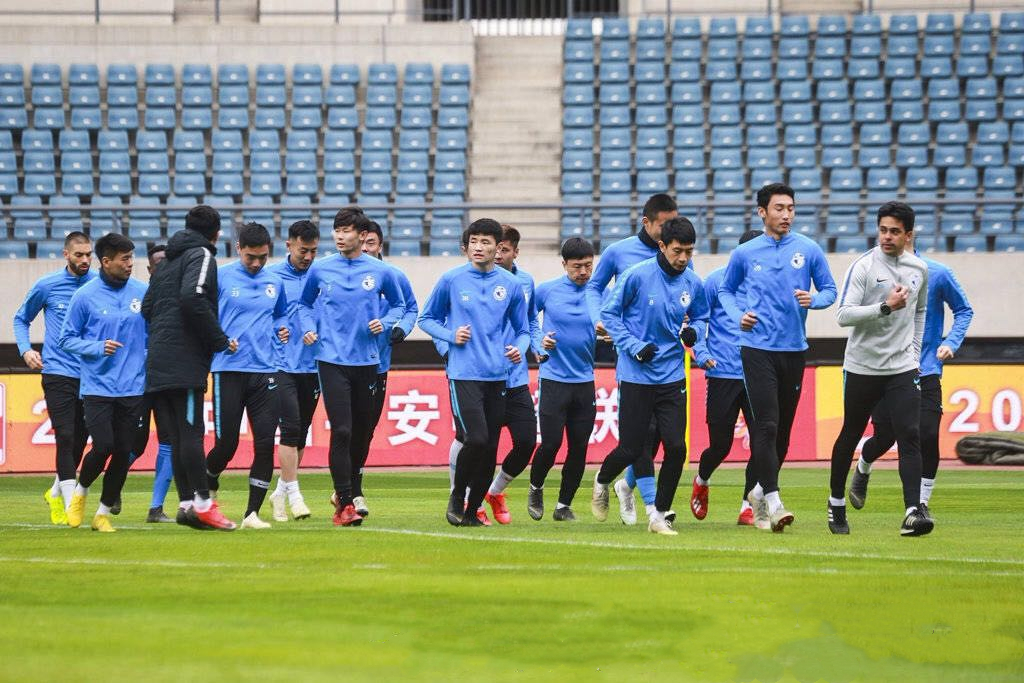 大连一方和广州恒大足球直播